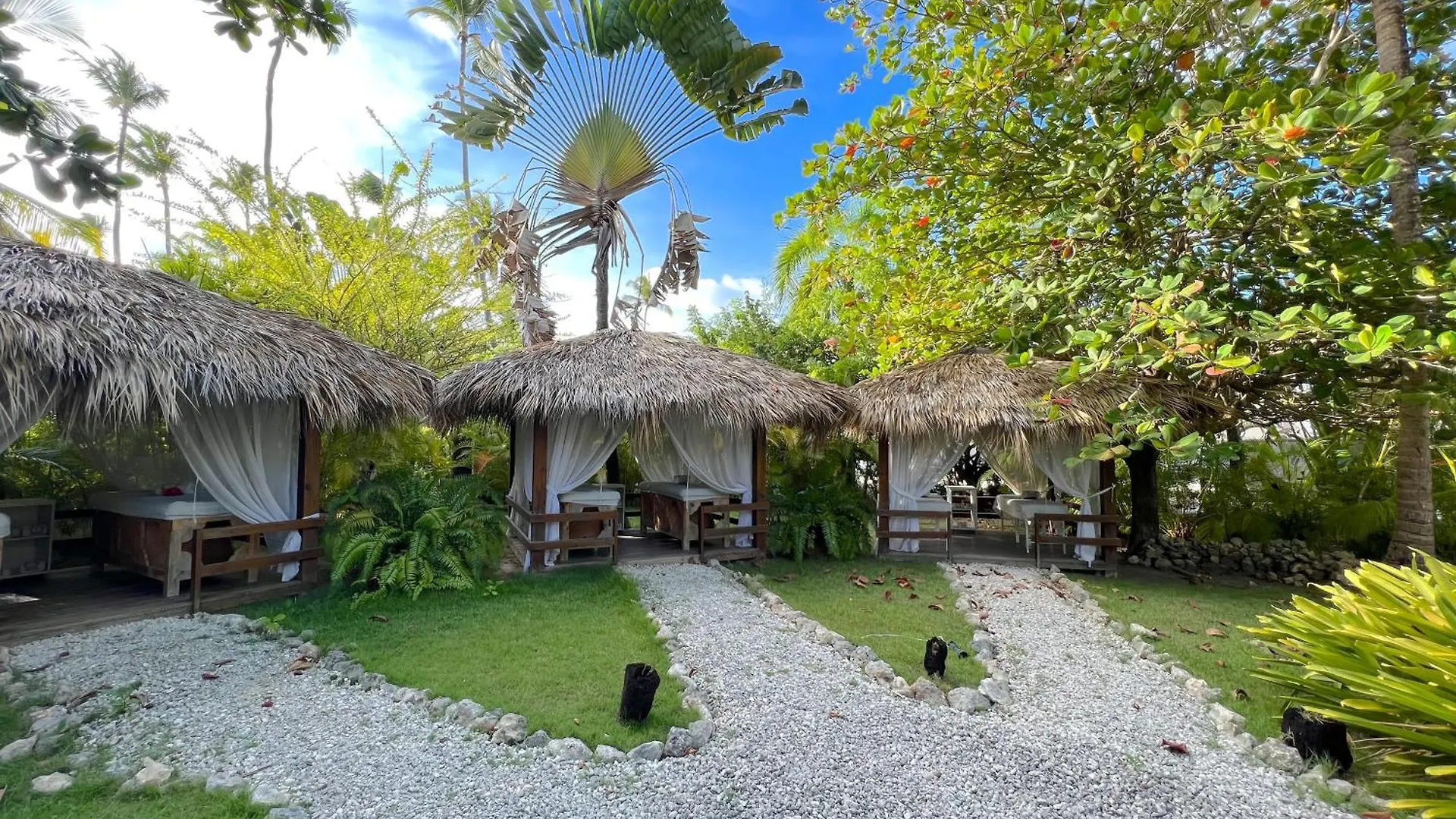 Vacation Suites With Rooftop Pool, Beach Club, Spa, Restaurants - Playa Los Corales Punta Cana 5*,  República Dominicana
